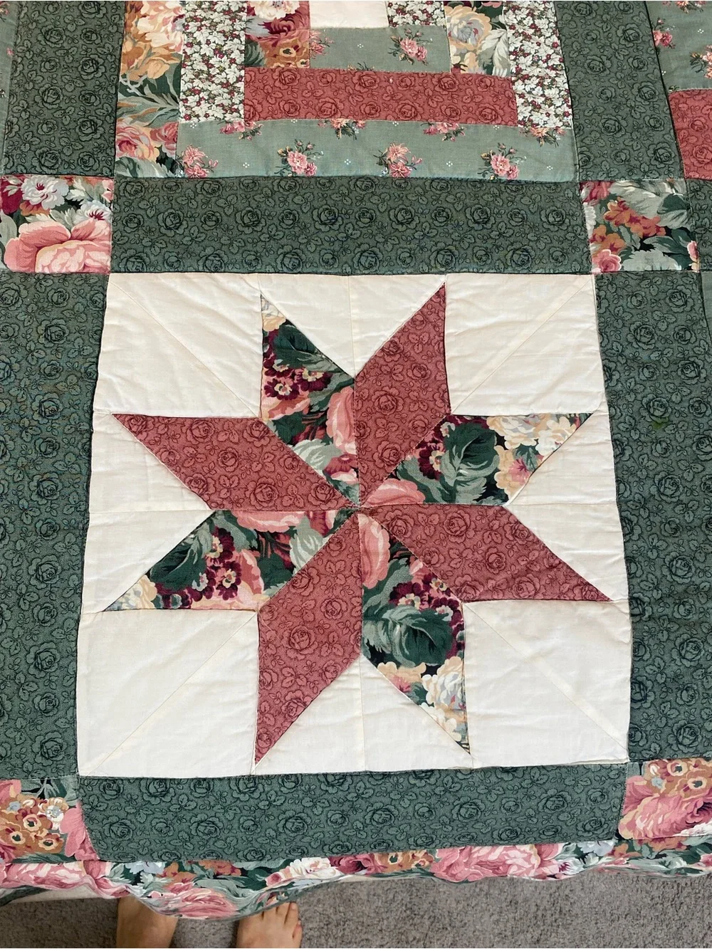 Floral Patchwork Quilt - Green & Rose Floral